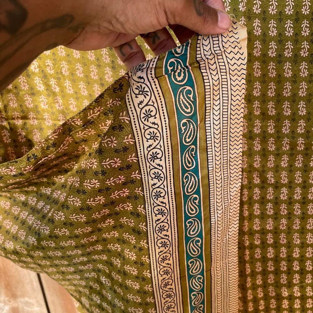 India SILK SARI SAREE Stylized Floral Paisley 40" x  5.5 yards